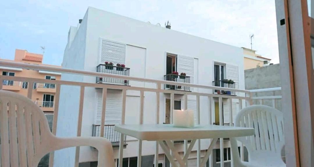 Cozy Apartment + Parking Playa San Juan غيا ذي إسورا المظهر الخارجي الصورة